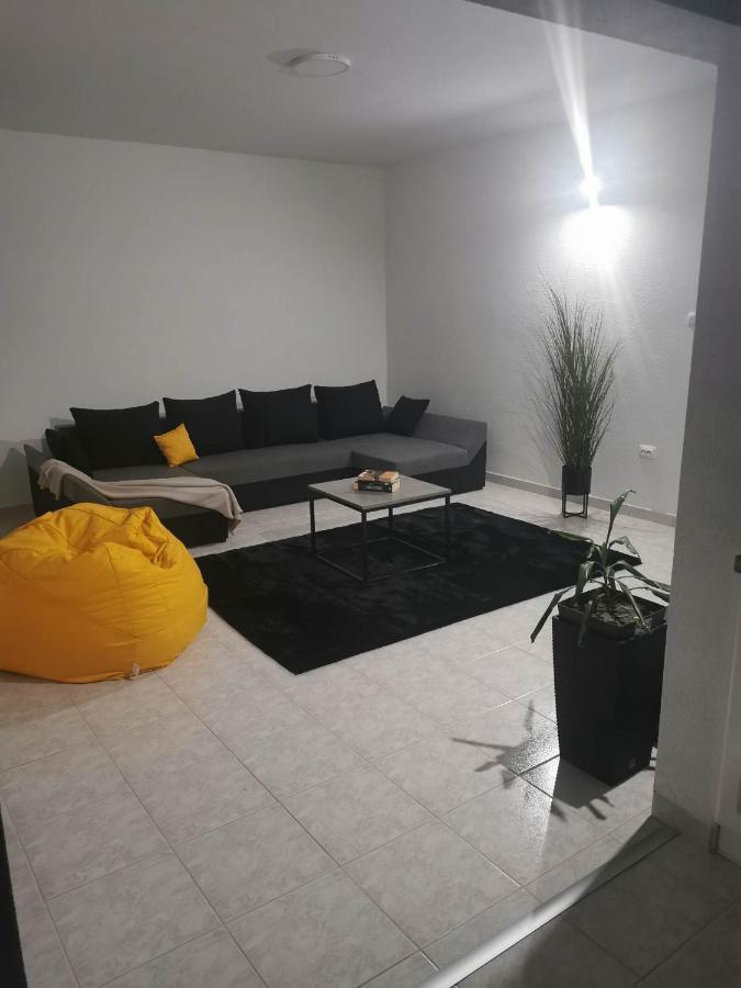 סנג' Guesthouse Nadia מראה חיצוני תמונה