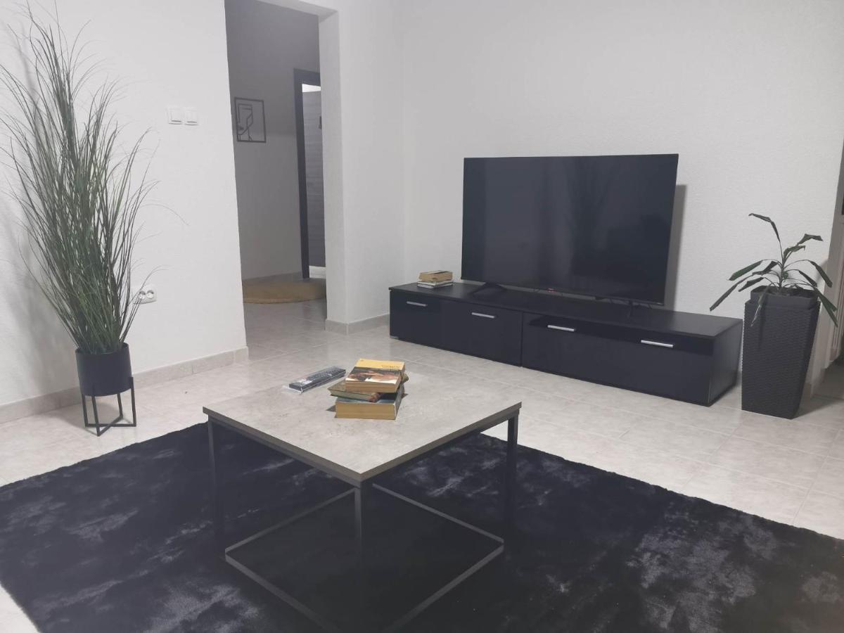 סנג' Guesthouse Nadia מראה חיצוני תמונה