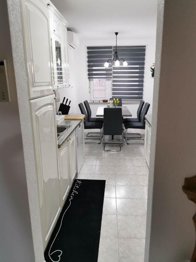 סנג' Guesthouse Nadia מראה חיצוני תמונה